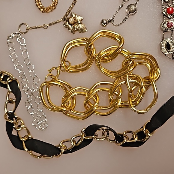 Mixed Jewelry lot 8 bracelets 1 wrap necklace gold and silver tone charms - Picture 2 of 14